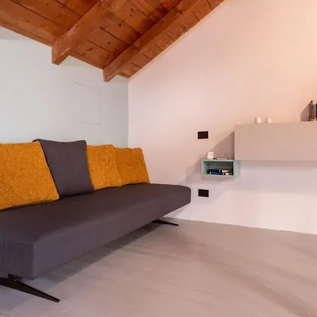 Mav - Design In Porta Romana *