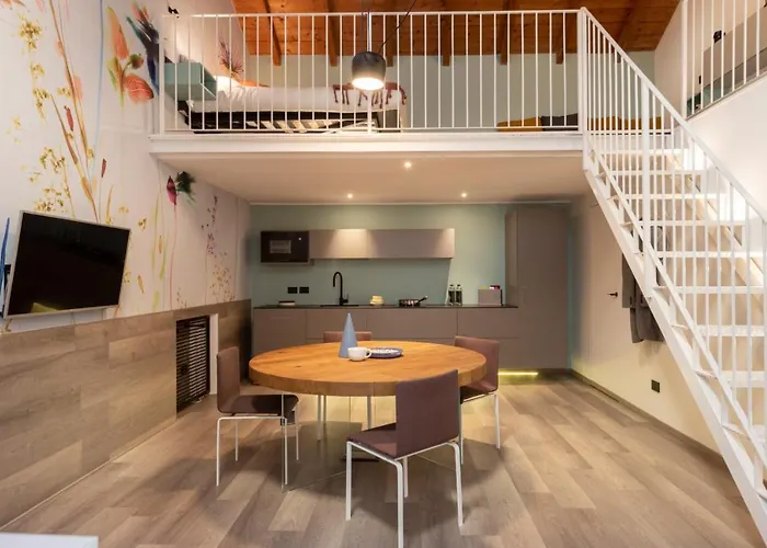 Mav - Design In Porta Romana Apartment *